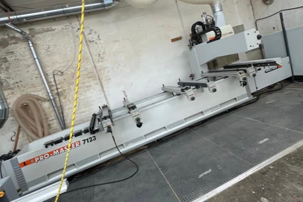 Holz-Her Pro-Master 7123 CNC-Fräse Seitenansicht